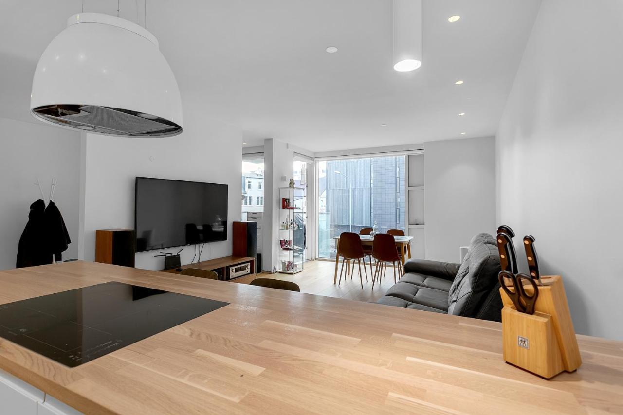 Cozy And Modern Apartment - Best Location In Reykjavík Esterno foto
